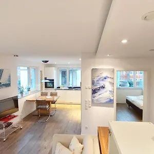 Stilvolle In Elbnaehe Mit Balkon, Parkplatz Apartment