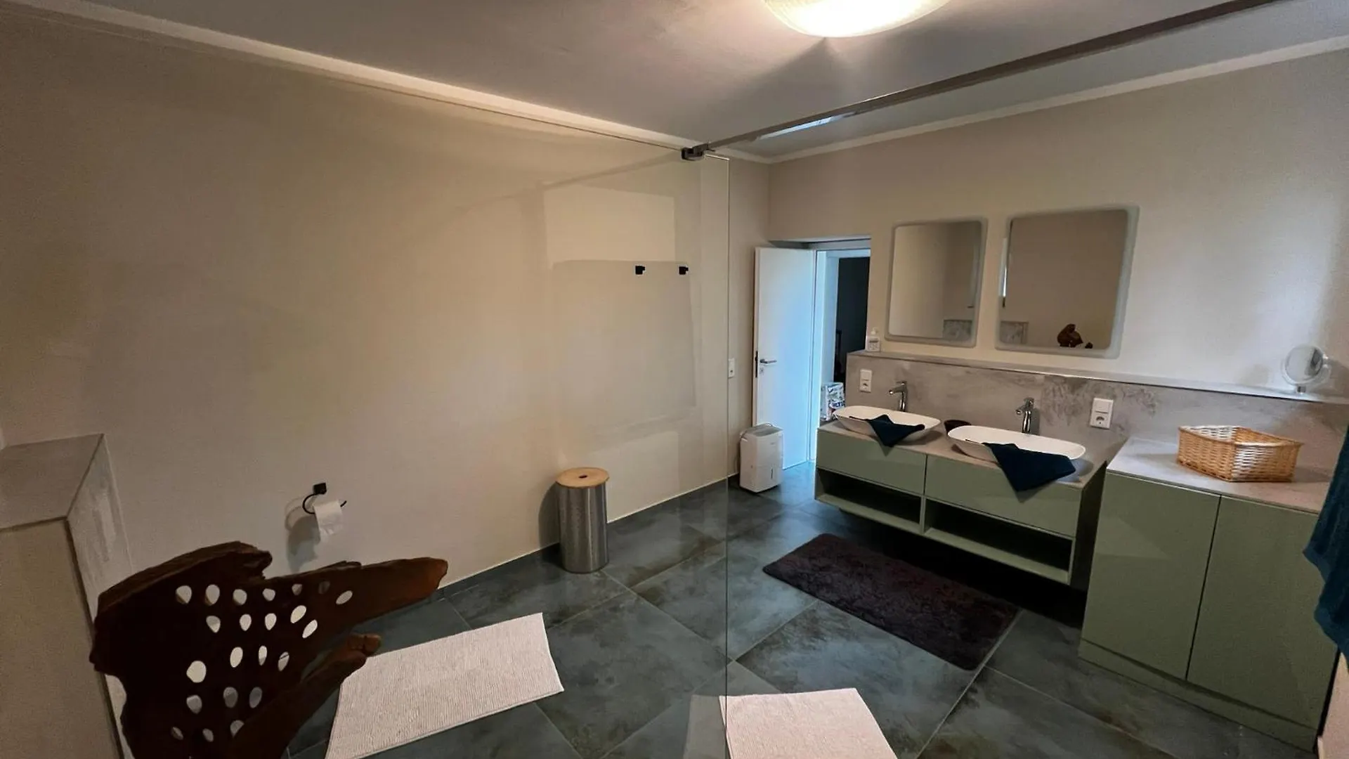 Apartment An Der Jungen Garde ドレスデン ドイツ